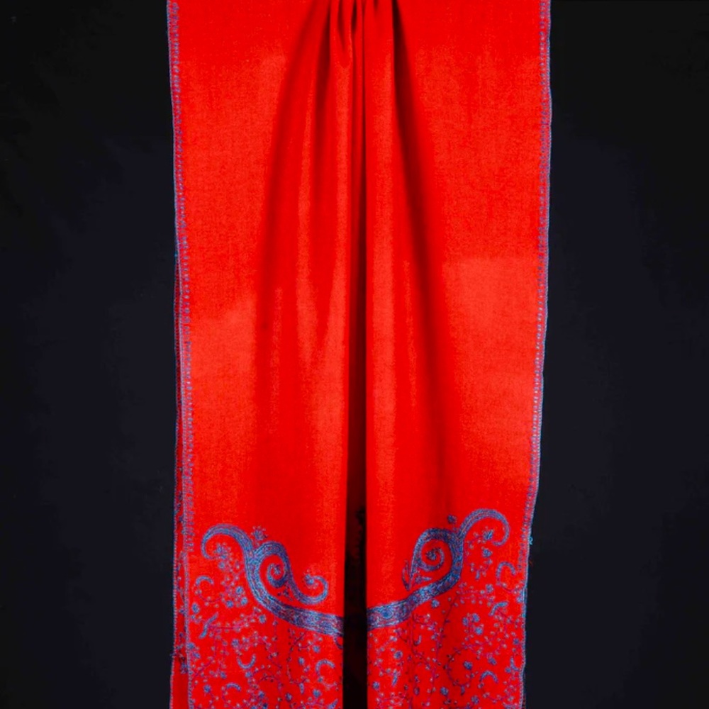 Brand new cashmere scarf with embroidery